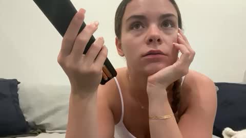 Snapshot of curlylatinaa chatting on November 8, 2025, 5:23 pm Curly Latina online show from November 8, 2025, 5:23 pm