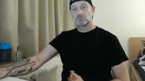 Curman85 online show from December 3, 2024, 1:19 am