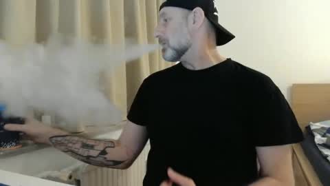 Curman85 online show from December 17, 2024, 12:34 am