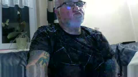 Snapshot of curtus14 chatting on May 6, 2026, 8:36 pm curtus14 online show from May 6, 2026, 8:36 pm