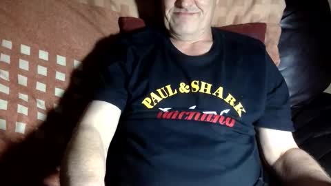 curvelover1977 online show from November 30, 2025, 4:33 pm