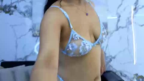 Snapshot of curvy_and_skinny23_aws chatting on November 1, 2025, 9:39 pm curvy_and_skinny23_aws online show from November 1, 2025, 9:39 pm