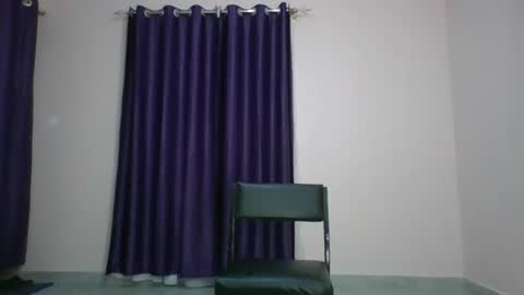 Snapshot of curvy_essie chatting on February 20, 2025, 2:02 pm Essie online show from February 20, 2025, 2:02 pm