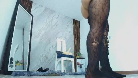 ISABEL online show from April 17, 2026, 2:25 am