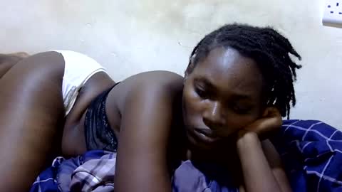 Snapshot of curvy_queen12 chatting on June 14, 2026, 2:24 am curvy_queen12 online show from June 14, 2026, 2:24 am