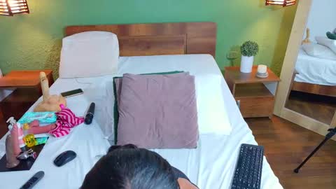 Danna online show from September 18, 2025, 8:33 pm