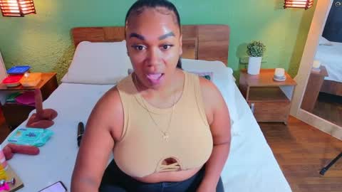 Snapshot of curvyebonyy_ chatting on April 20, 2026, 7:04 pm Danna online show from April 20, 2026, 7:04 pm