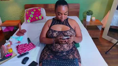 Snapshot of curvyebonyy_ chatting on April 25, 2026, 12:57 am Danna online show from April 25, 2026, 12:57 am