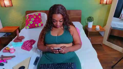Snapshot of curvyebonyy_ chatting on May 16, 2026, 5:23 pm Danna online show from May 16, 2026, 5:23 pm