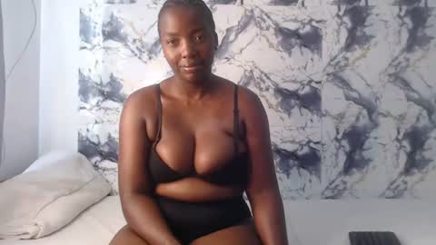 Snapshot of curvyj255 chatting on July 17, 2026, 8:21 am curvyj255 online show from July 17, 2026, 8:21 am