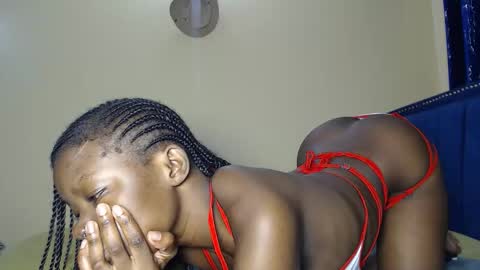 curvyjoan online show from October 17, 2025, 10:29 am