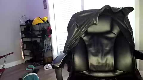 Snapshot of curvylucifinaxxx chatting on December 5, 2024, 11:18 pm Lucifina ganja kittens online show from December 5, 2024, 11:18 pm