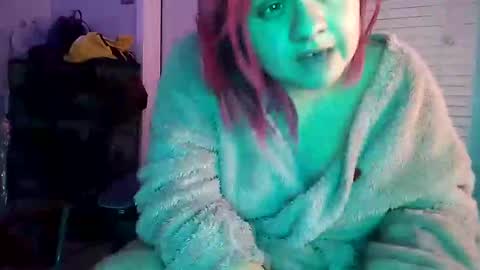 Snapshot of curvylucifinaxxx chatting on December 7, 2024, 6:54 am Lucifina ganja kittens online show from December 7, 2024, 6:54 am