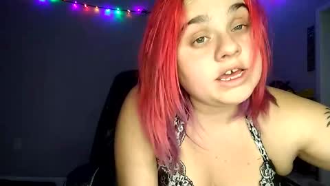 Snapshot of curvylucifinaxxx chatting on December 8, 2024, 6:33 am Lucifina ganja kittens online show from December 8, 2024, 6:33 am