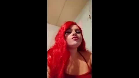 Snapshot of curvylucifinaxxx chatting on December 18, 2025, 1:22 am Lucifina ganja kittens online show from December 18, 2025, 1:22 am