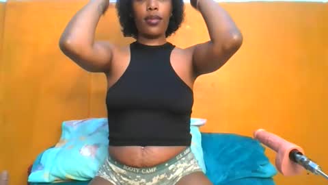 curvylyin online show from February 25, 2026, 7:51 am