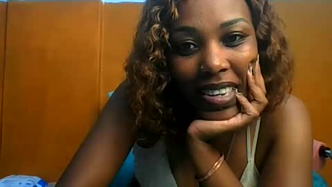 Snapshot of curvylyin chatting on May 9, 2026, 1:27 pm curvylyin online show from May 9, 2026, 1:27 pm