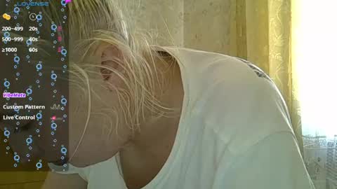 Snapshot of curvywild_lady30 chatting on May 17, 2026, 10:44 am Curvy online show from May 17, 2026, 10:44 am