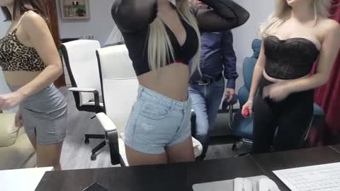  and follow twittercute00kiara2 online show from November 11, 2025, 12:27 pm