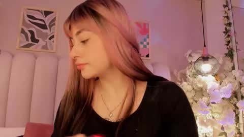 Amber  online show from November 4, 2025, 9:03 pm