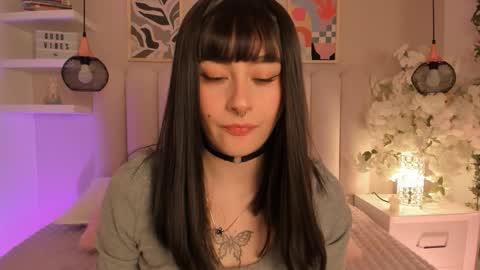 Amber  online show from December 1, 2025, 3:00 am