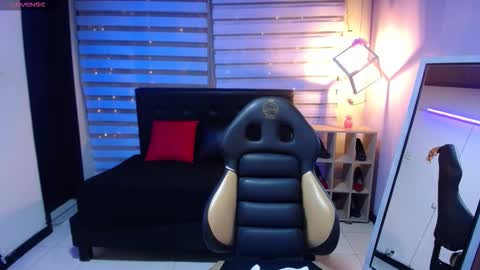 cute_angel_1 online show from November 5, 2025, 12:05 pm