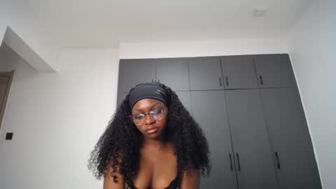 Snapshot of cute_ass18 chatting on June 17, 2026, 8:06 am Liya online show from June 17, 2026, 8:06 am