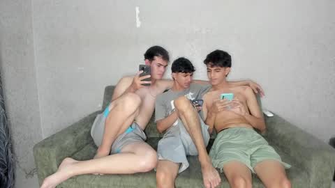 Snapshot of cute_boys18 chatting on May 14, 2026, 7:31 pm ARTURO-18 MATIAS-18 NIKOLAY-19 HADES-18 GABO-19 online show from May 14, 2026, 7:31 pm