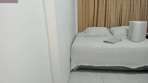 Snapshot of cute_brunett chatting on January 1, 2025, 5:22 am Sara online show from January 1, 2025, 5:22 am