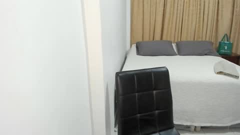 Snapshot of cute_brunett chatting on February 14, 2025, 6:02 am Sara online show from February 14, 2025, 6:02 am