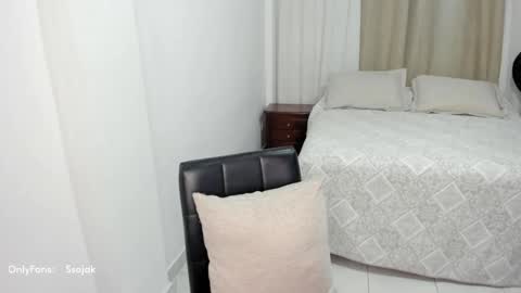 Snapshot of cute_brunett chatting on September 14, 2025, 3:27 am Sara online show from September 14, 2025, 3:27 am