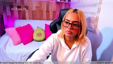    Independent Model online show from January 5, 2025, 10:50 pm