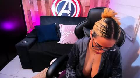    Independent Model online show from March 9, 2025, 1:25 am