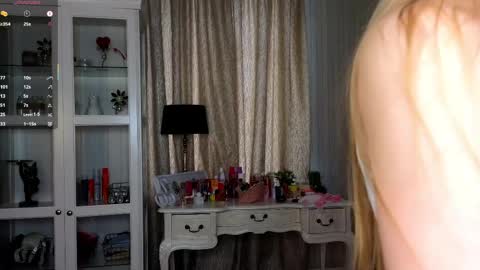 Snapshot of cute_fox_girl chatting on April 24, 2026, 7:22 am Anne online show from April 24, 2026, 7:22 am
