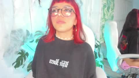 Sofa  online show from October 10, 2025, 9:03 pm