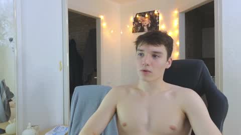 Snapshot of cute_junk chatting on January 22, 2025, 1:20 am Kite and Jack online show from January 22, 2025, 1:20 am