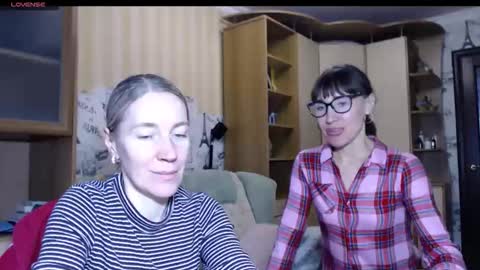 cute_lion_ online show from November 22, 2025, 12:37 pm