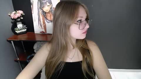 Veronica online show from December 4, 2025, 7:39 am