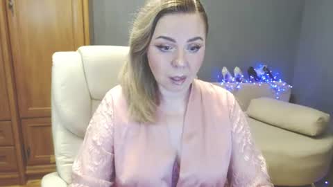 Snapshot of cute_phoenix chatting on July 4, 2026, 6:03 pm cute_phoenix online show from July 4, 2026, 6:03 pm