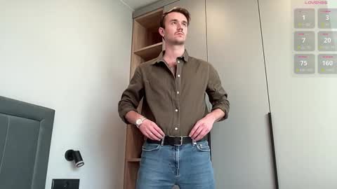 cute_skywalker online show from September 17, 2025, 3:14 pm