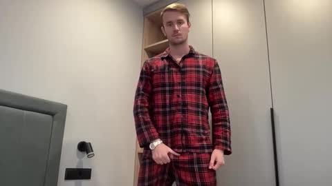 cute_skywalker online show from September 20, 2025, 3:02 pm