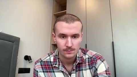 cute_skywalker online show from January 6, 2026, 12:09 pm