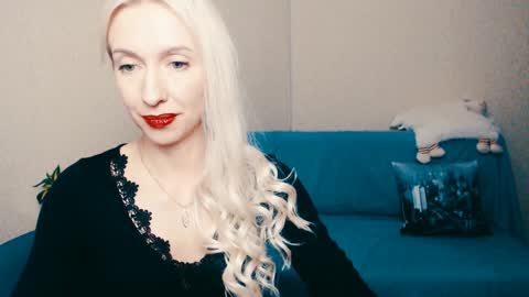 cute_smile_shy online show from December 26, 2024, 8:11 pm