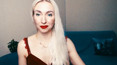 cute_smile_shy online show from January 14, 2025, 10:12 pm