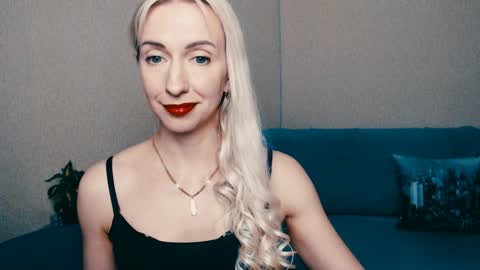 cute_smile_shy online show from January 21, 2025, 10:19 pm