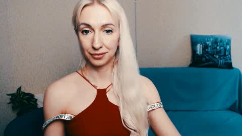 cute_smile_shy online show from March 9, 2025, 12:20 pm