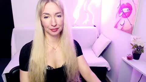 cute_smile_shy online show from March 19, 2026, 9:52 pm