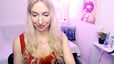 cute_smile_shy online show from April 16, 2026, 7:47 pm