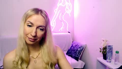 Snapshot of cute_smile_shy chatting on April 26, 2026, 9:07 am cute_smile_shy online show from April 26, 2026, 9:07 am