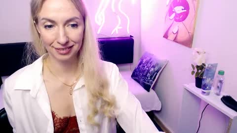Snapshot of cute_smile_shy chatting on May 16, 2026, 9:17 am cute_smile_shy online show from May 16, 2026, 9:17 am